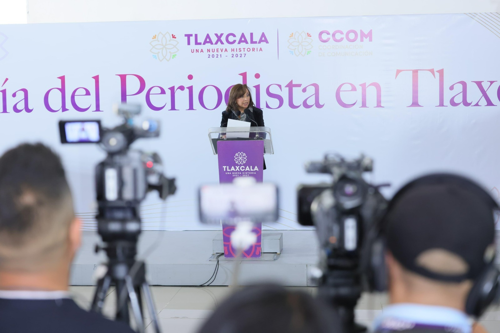 Lorena Cuéllar destaca labor periodística como puente entre el gobierno y el alma del pueblo